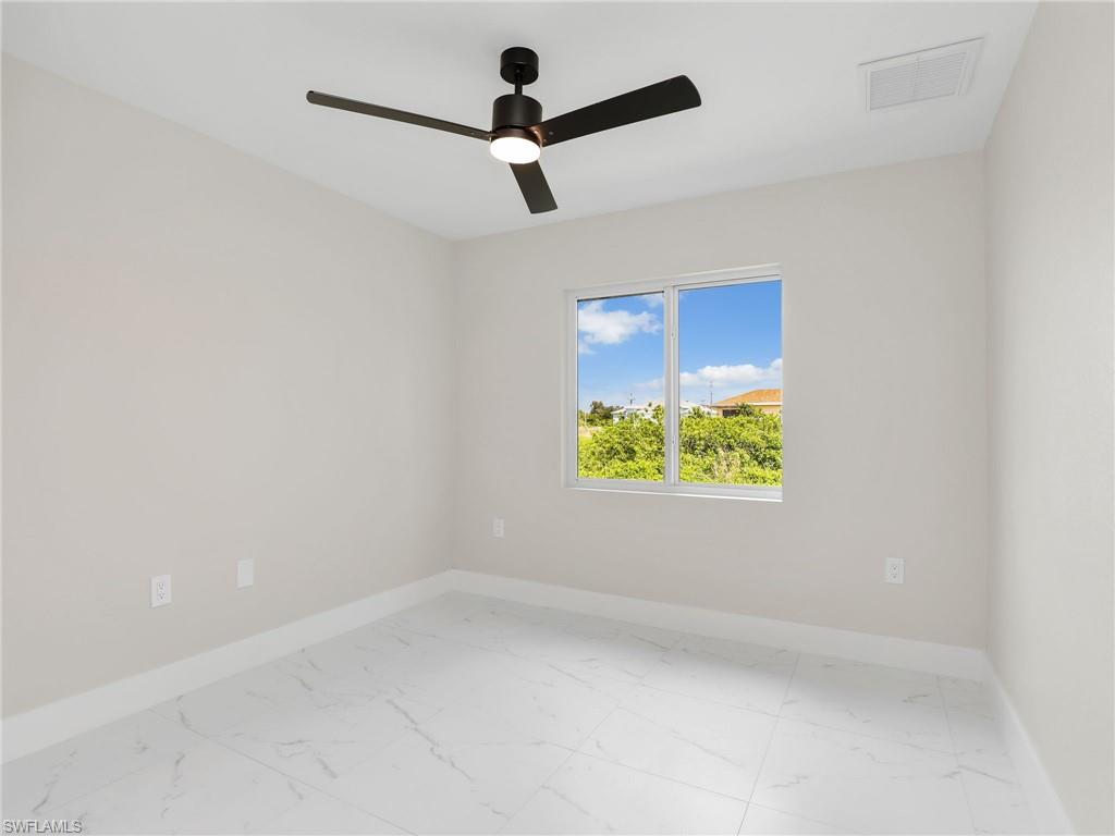 362/364 Petite AVE