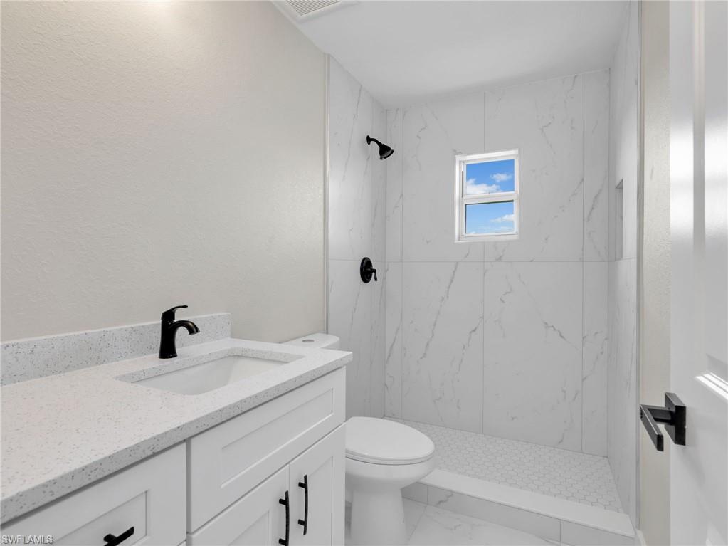 362/364 Petite AVE