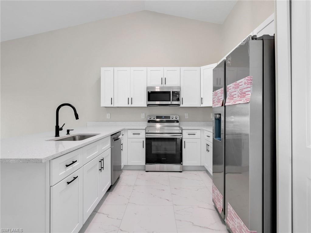 362/364 Petite AVE