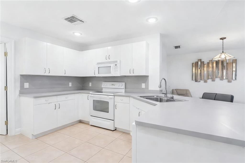 3221 NE 15th PL