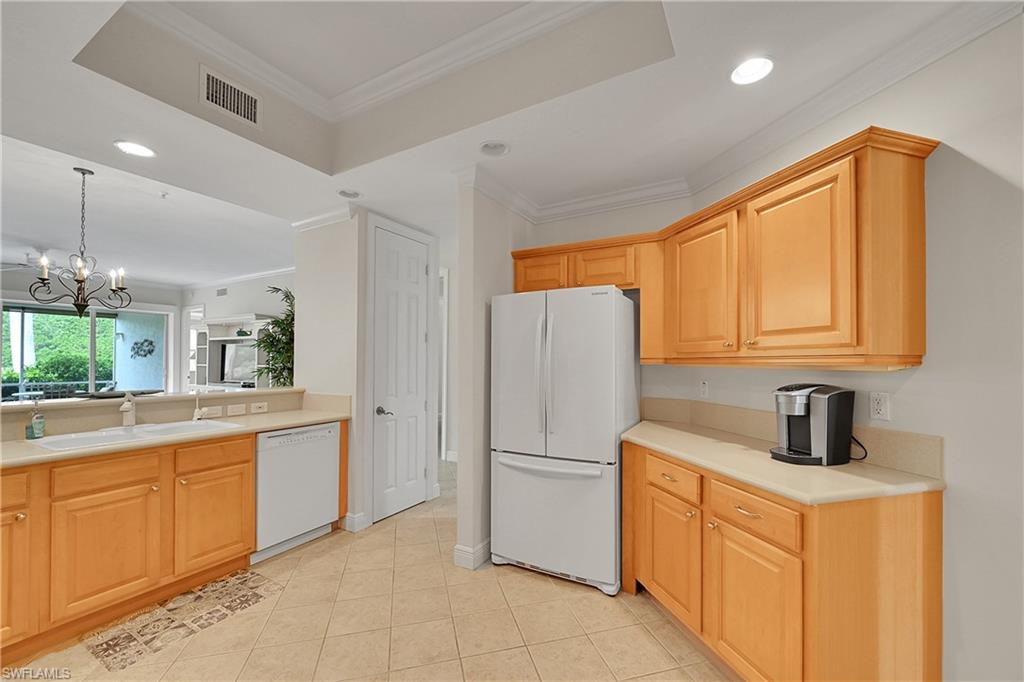 4700 Yacht Harbor DR 612