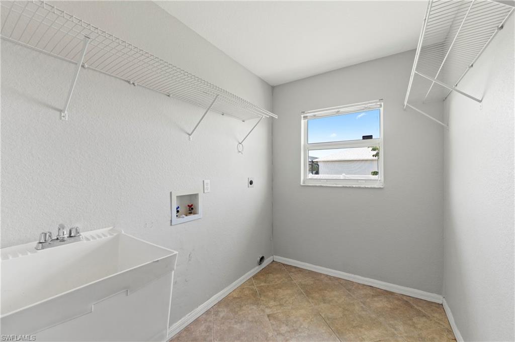 2021 NW Juanita PL