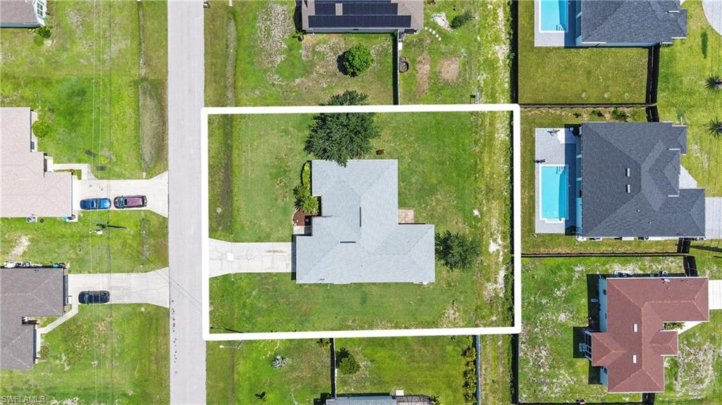 2021 NW Juanita PL