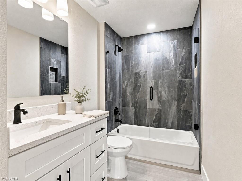 2420/2422 Richard AVE S