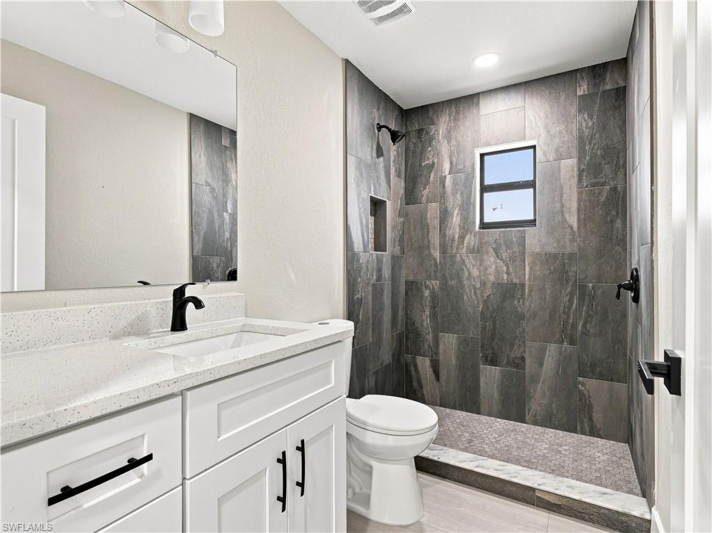 2420/2422 Richard AVE S