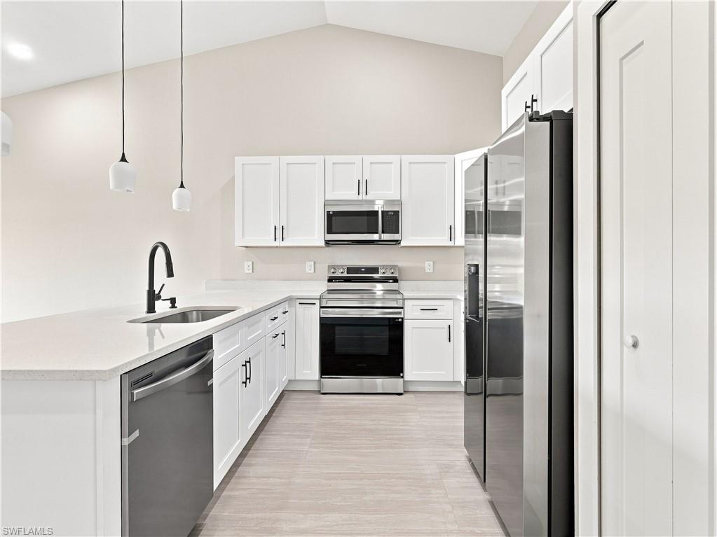 2420/2422 Richard AVE S