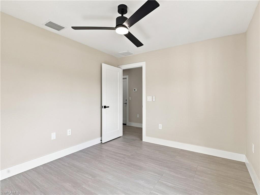2420/2422 Richard AVE S