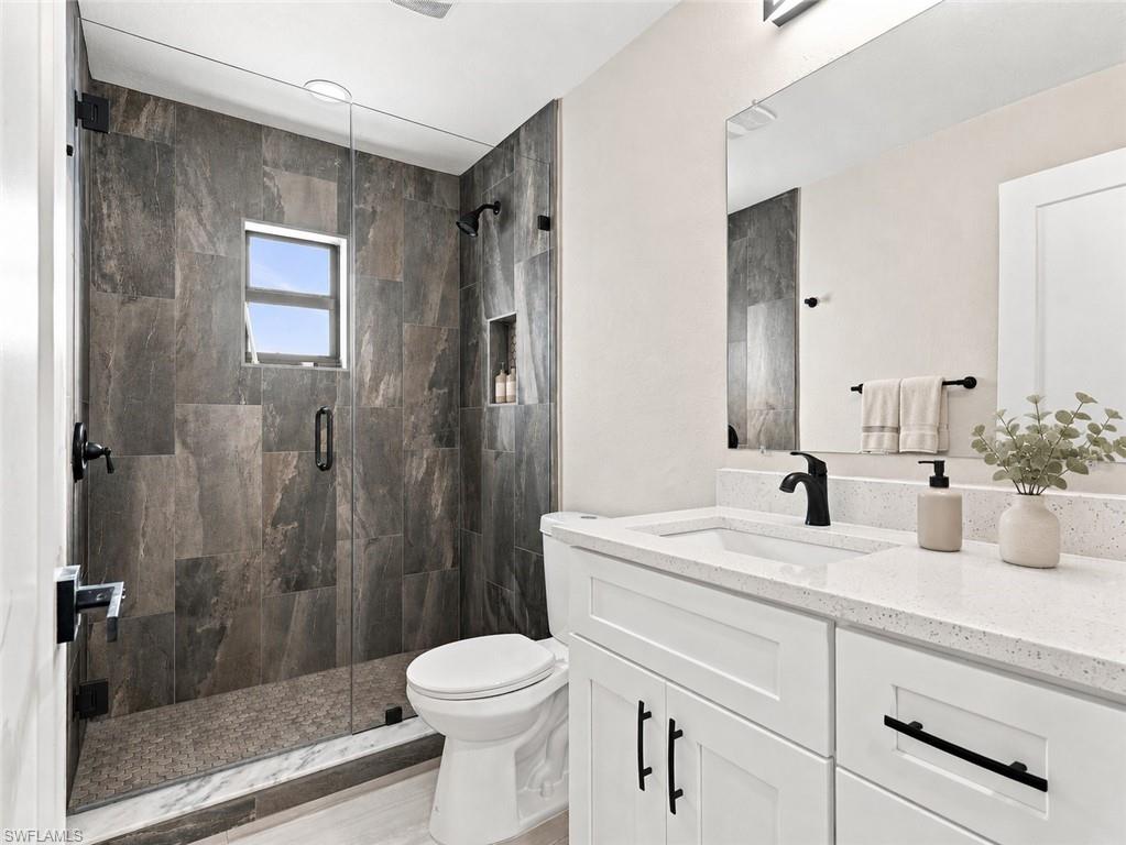 2420/2422 Richard AVE S