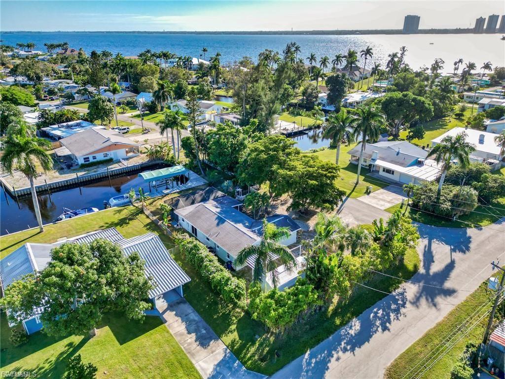 16 Estate DR