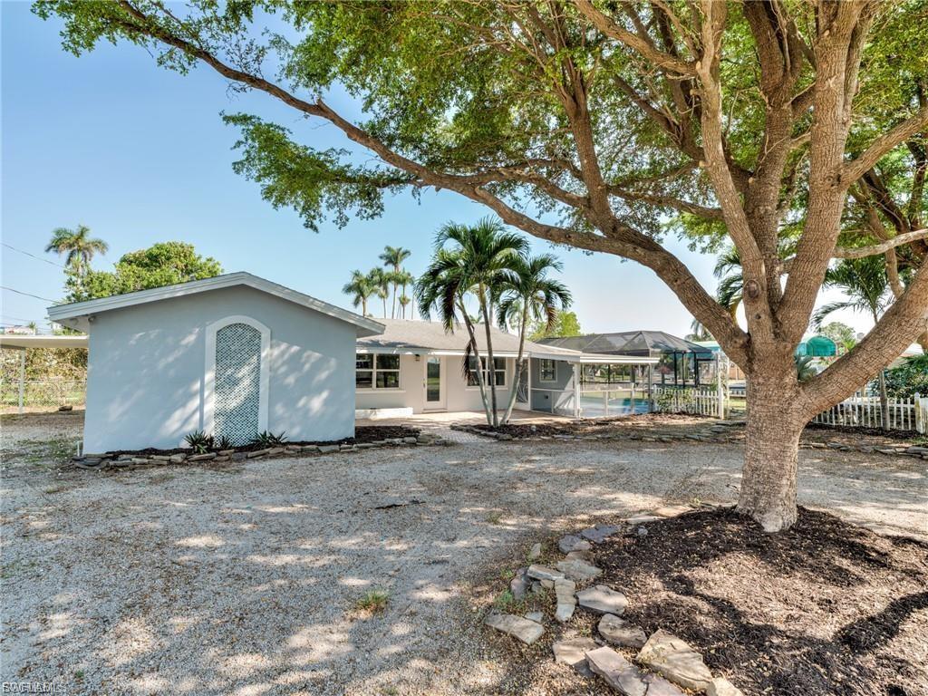 16 Estate DR
