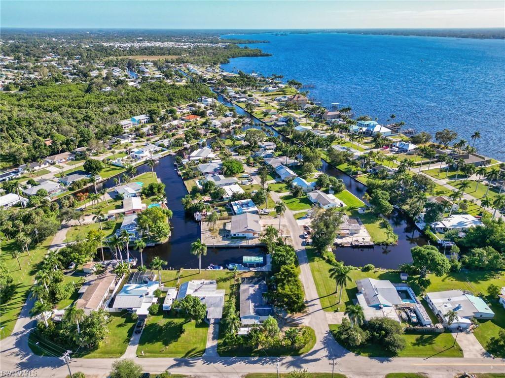 16 Estate DR