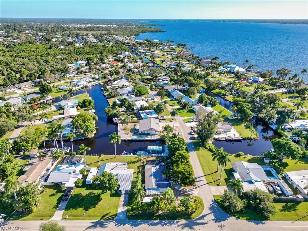 16 Estate DR