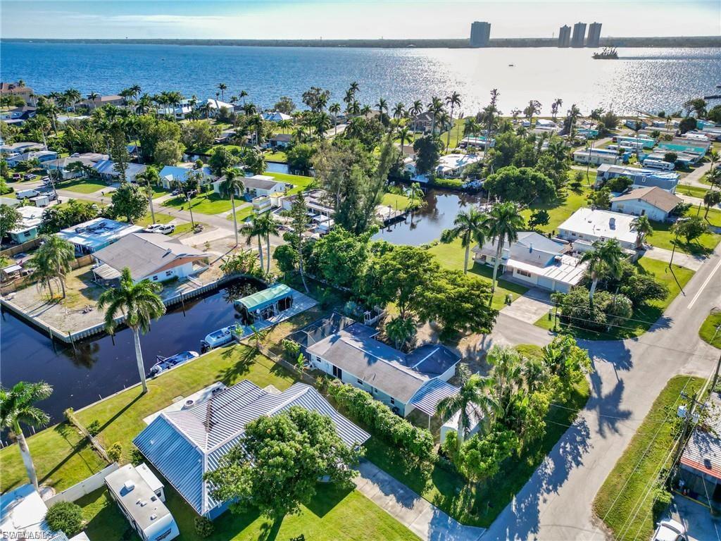 16 Estate DR