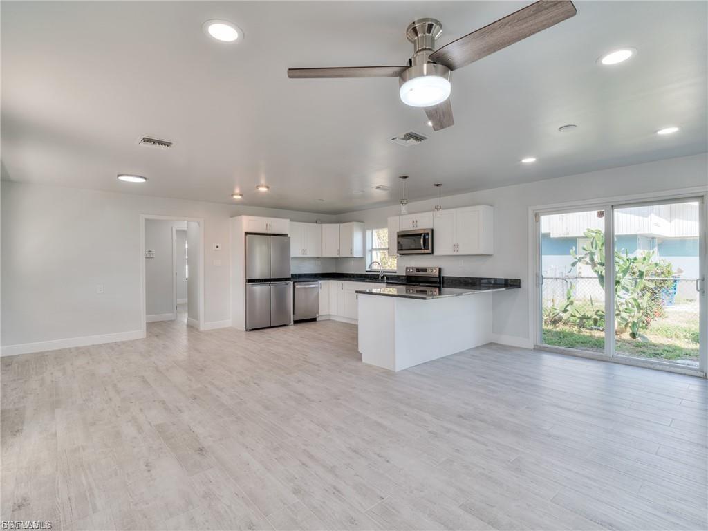 16 Estate DR