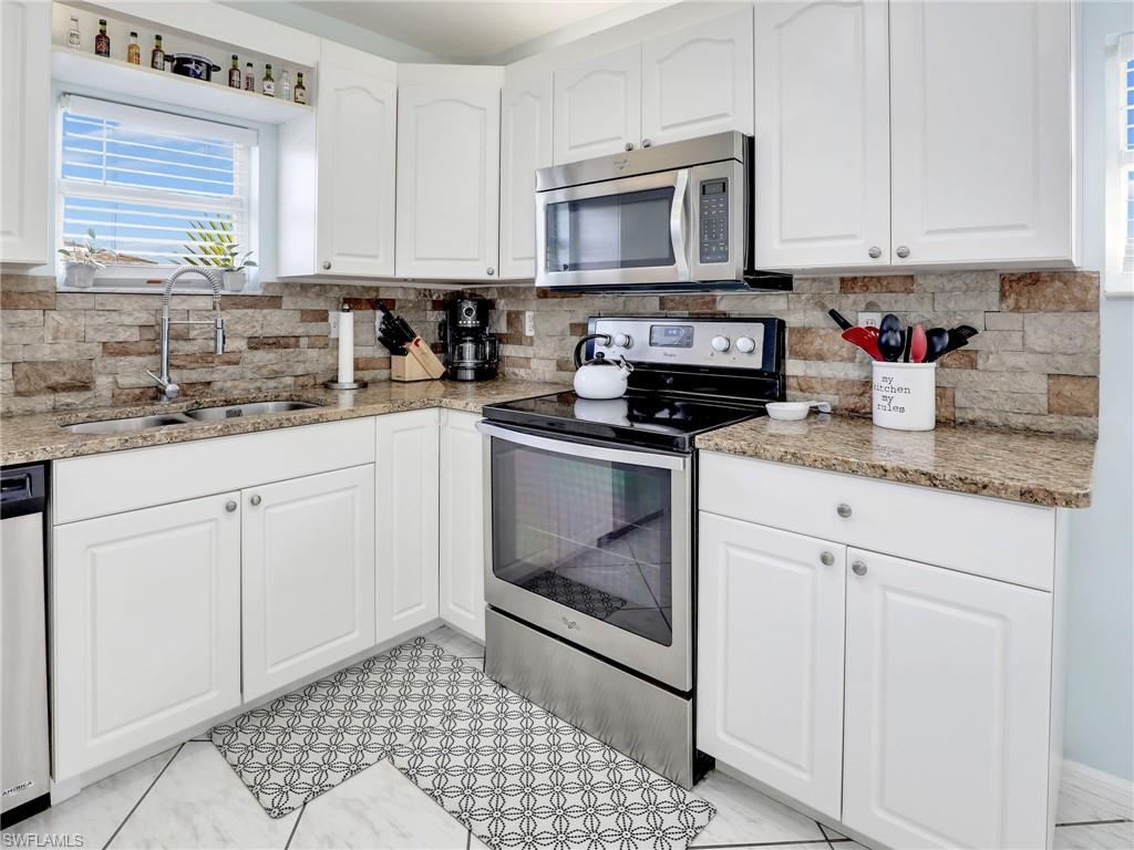 556 Tropicana PKWY E