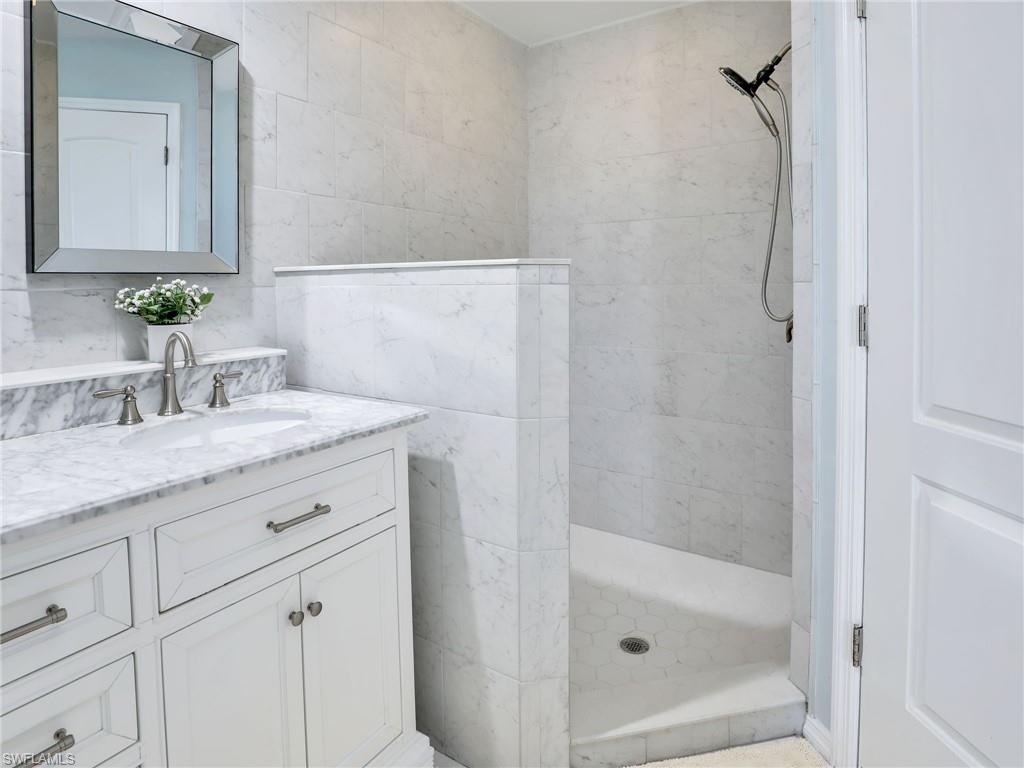 556 Tropicana PKWY E