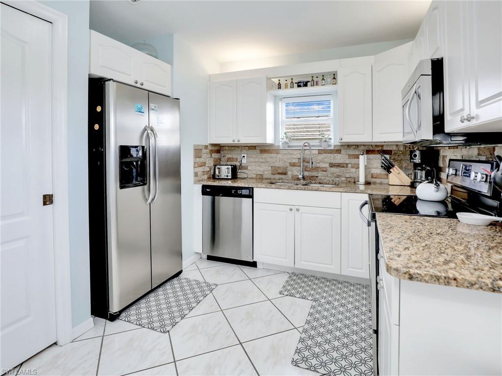 556 Tropicana PKWY E