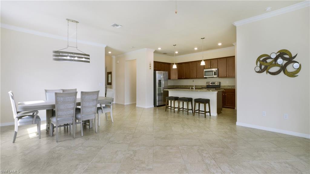 3600 E Hampton CIR