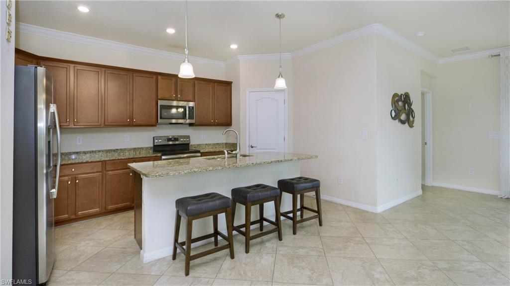3600 E Hampton CIR