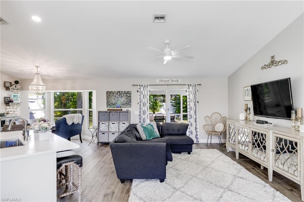 917 SE 32nd TER