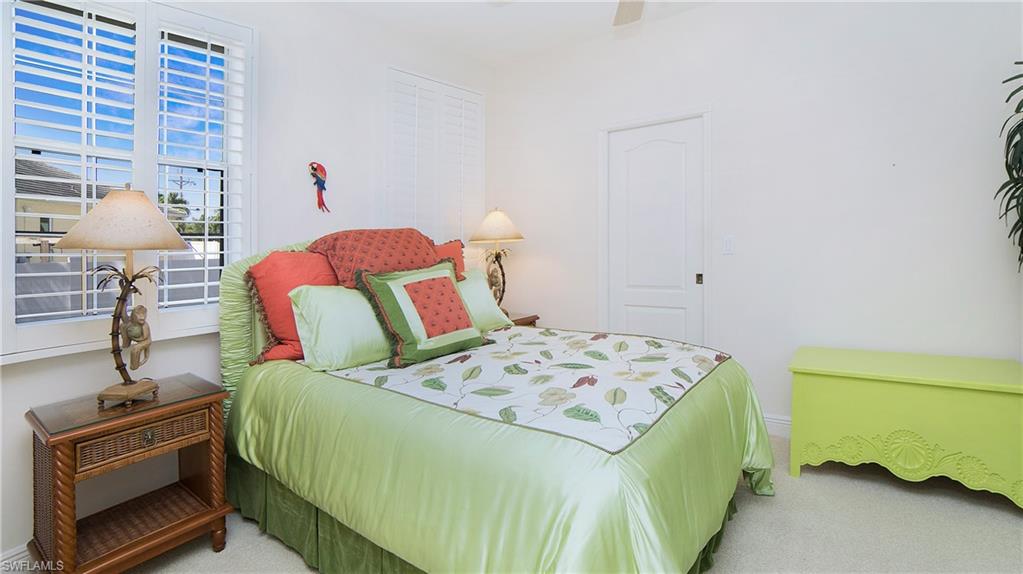 1534 SW 49th TER