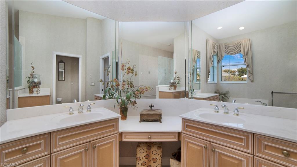 1534 SW 49th TER