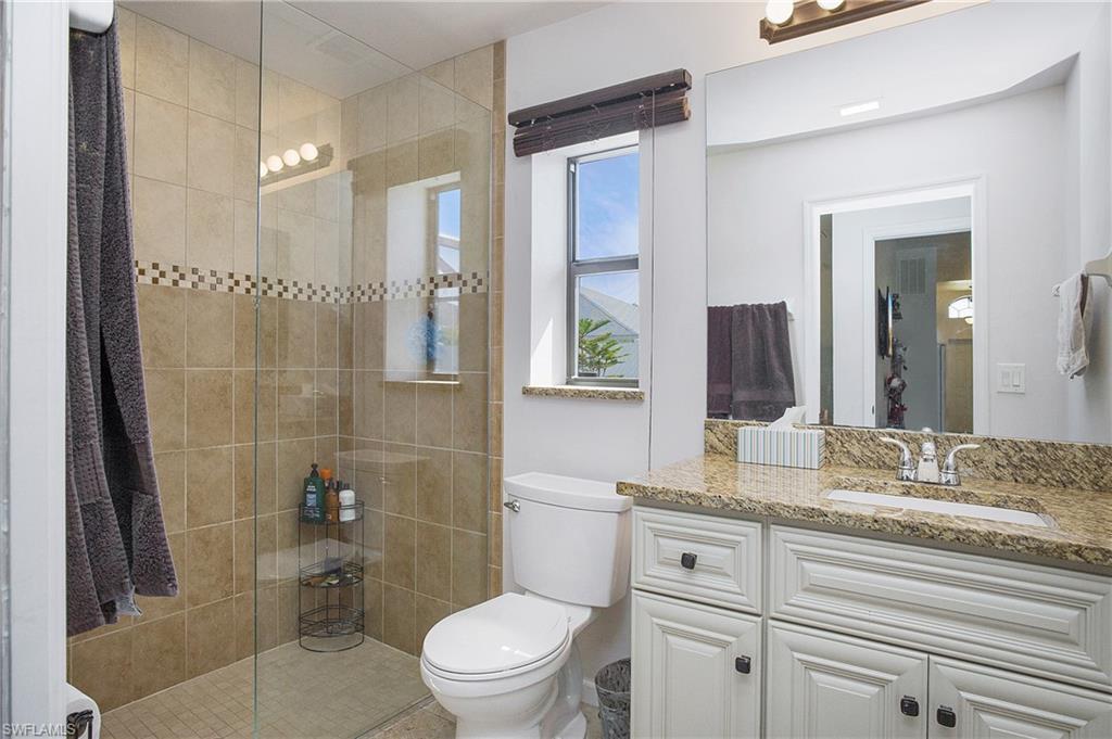 413-415 Nicholas PKWY W