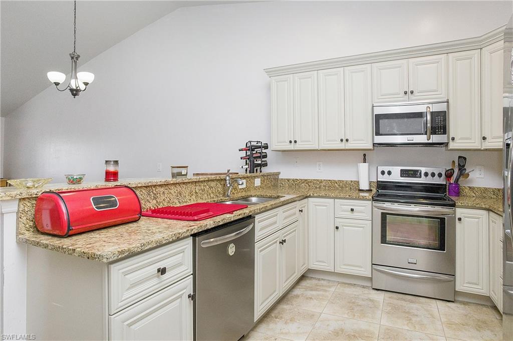413-415 Nicholas PKWY W