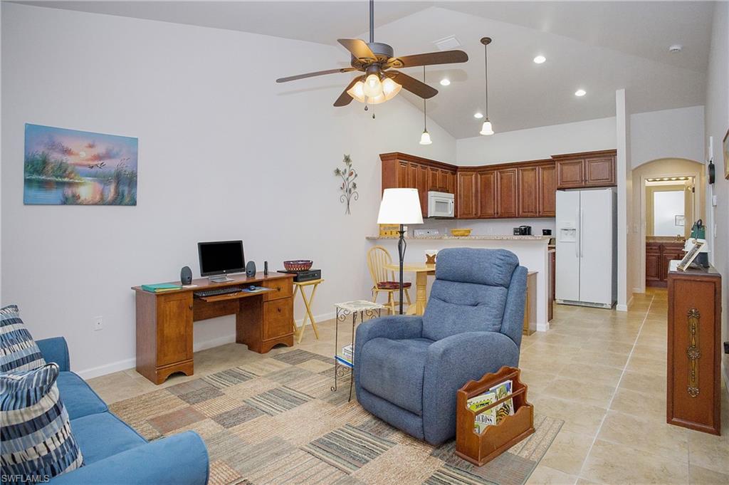 413-415 Nicholas PKWY W