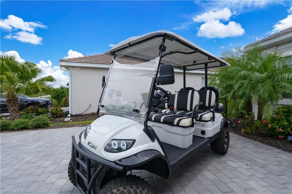 15880 Leaning Pine LN