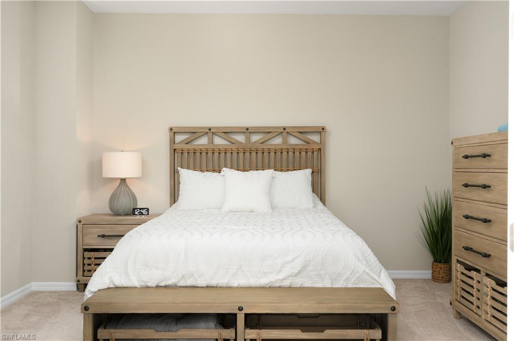 15880 Leaning Pine LN