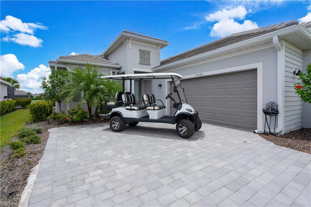 15880 Leaning Pine LN