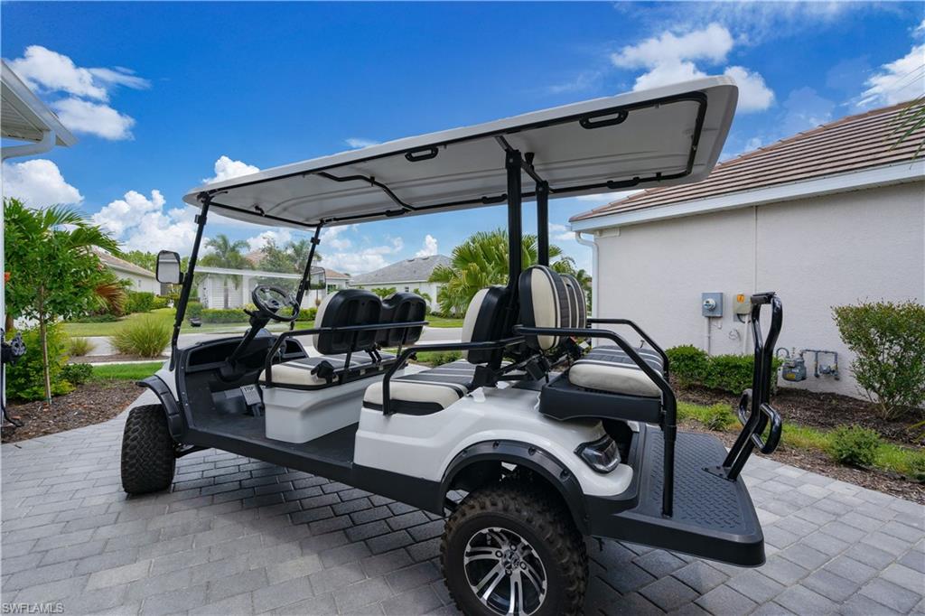 15880 Leaning Pine LN