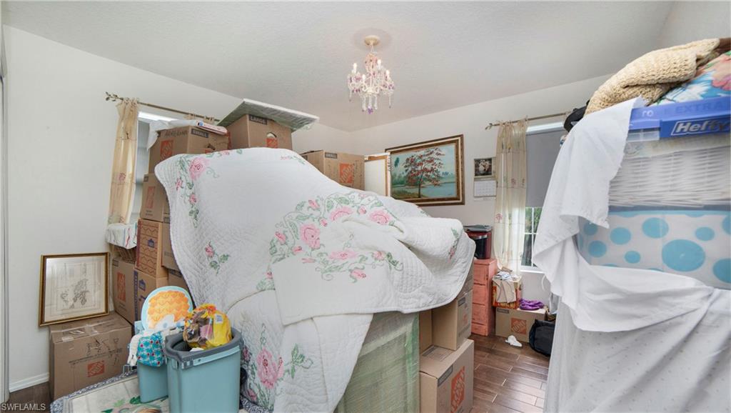 5532 Little House LN