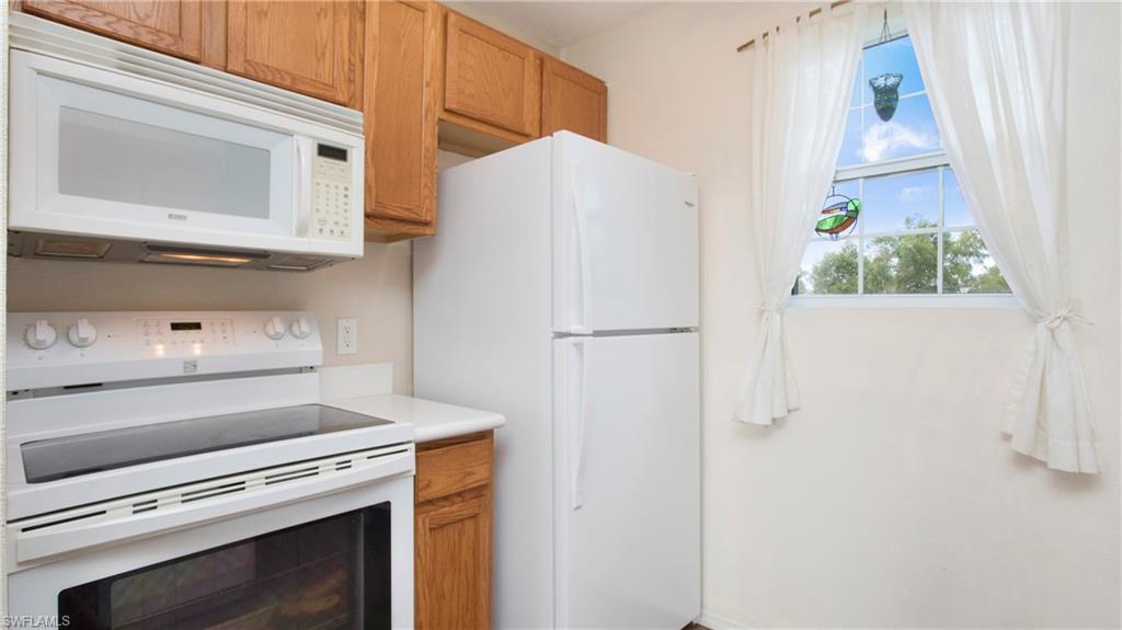 5532 Little House LN