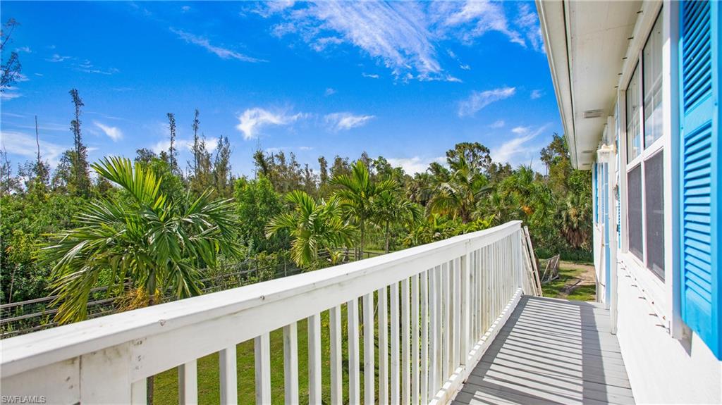 5532 Little House LN