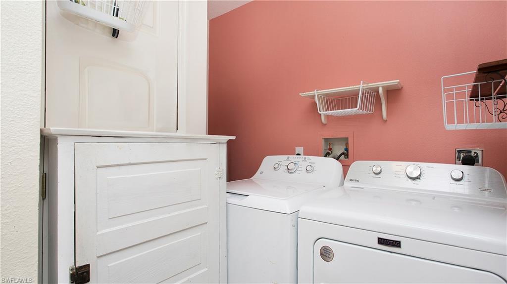 5532 Little House LN