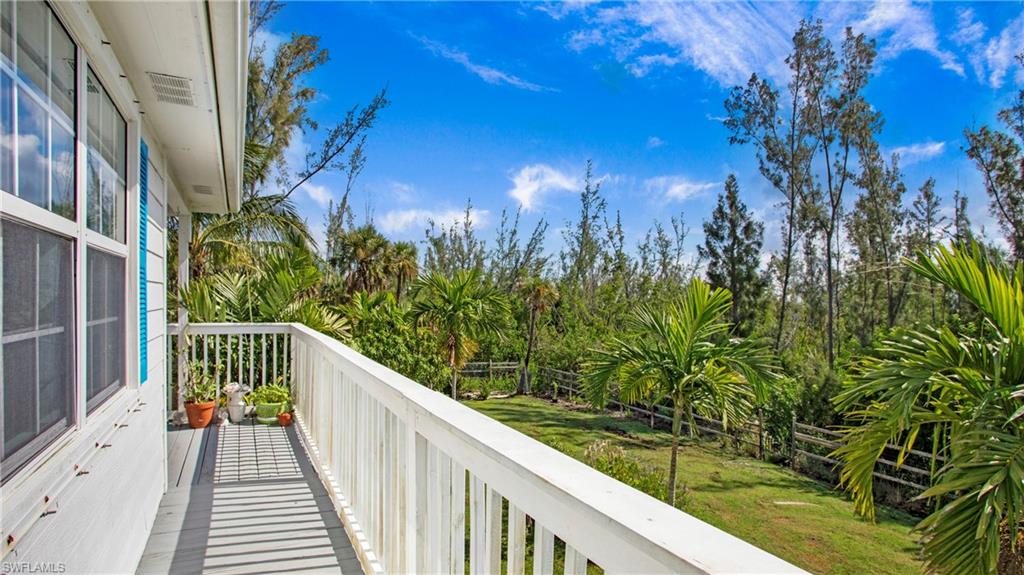 5532 Little House LN