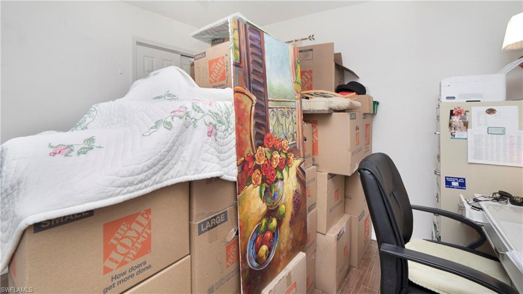 5532 Little House LN