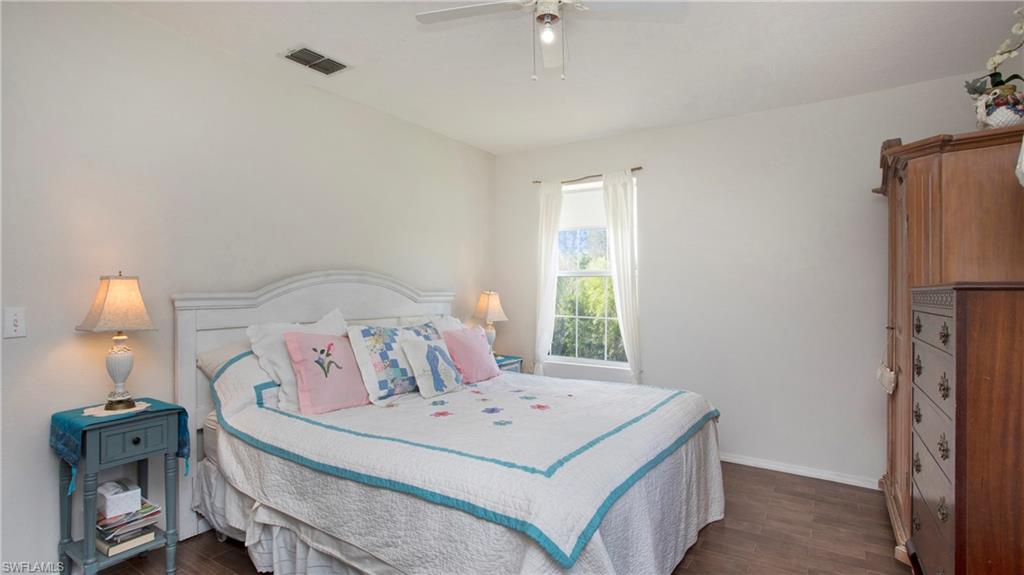 5532 Little House LN