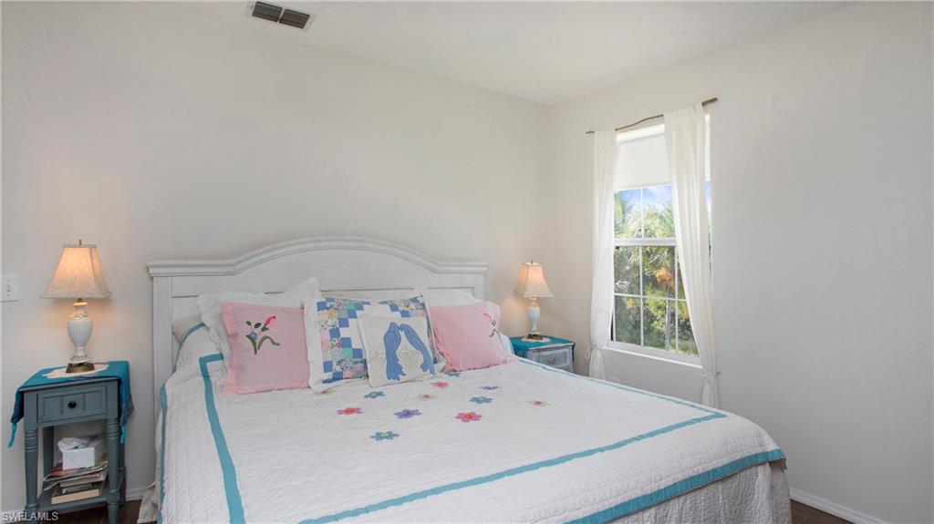 5532 Little House LN