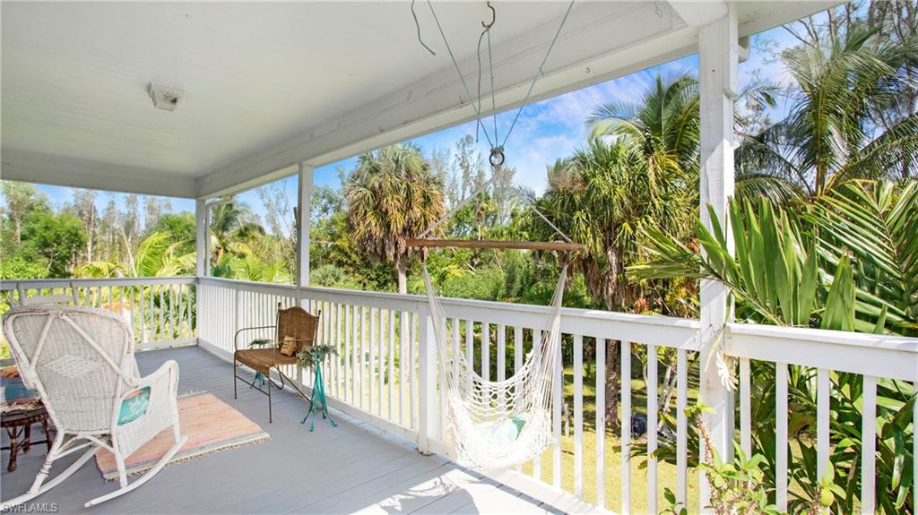 5532 Little House LN