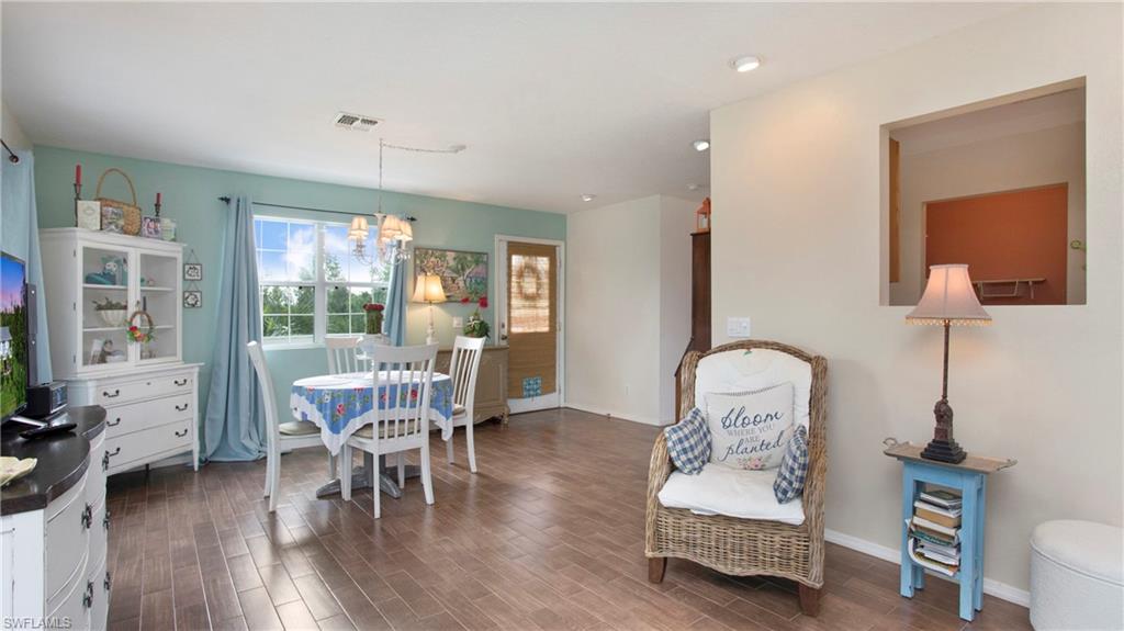 5532 Little House LN