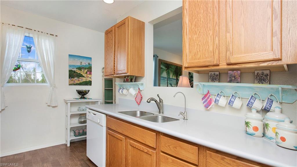 5532 Little House LN