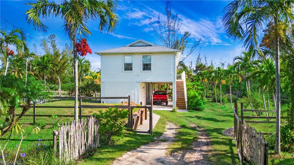 5532 Little House LN