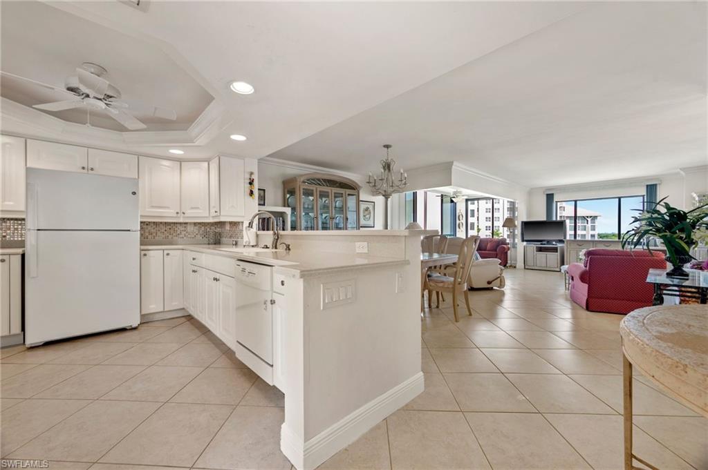 6660 Estero BLVD # 705