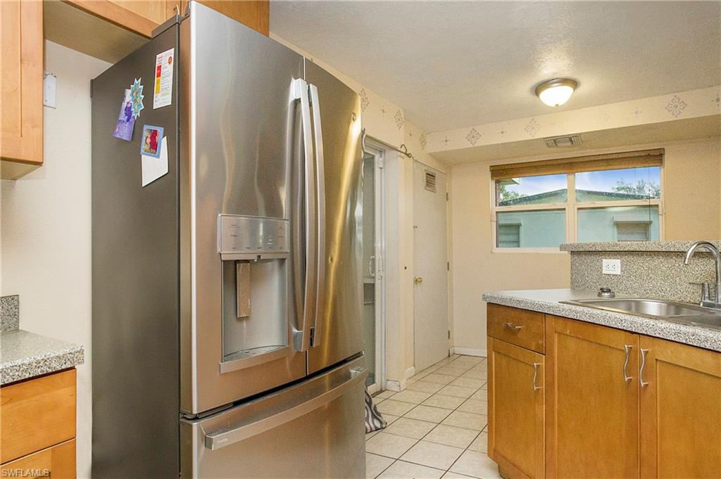 712 Camellia DR