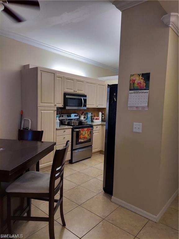 517 Robin Hood CIR # 102