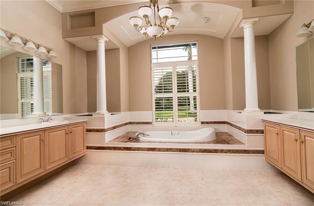 13556 Rosewood LN