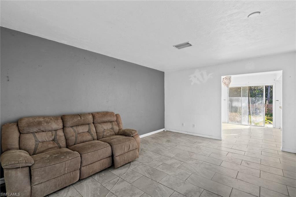 2621 Nightshade LN